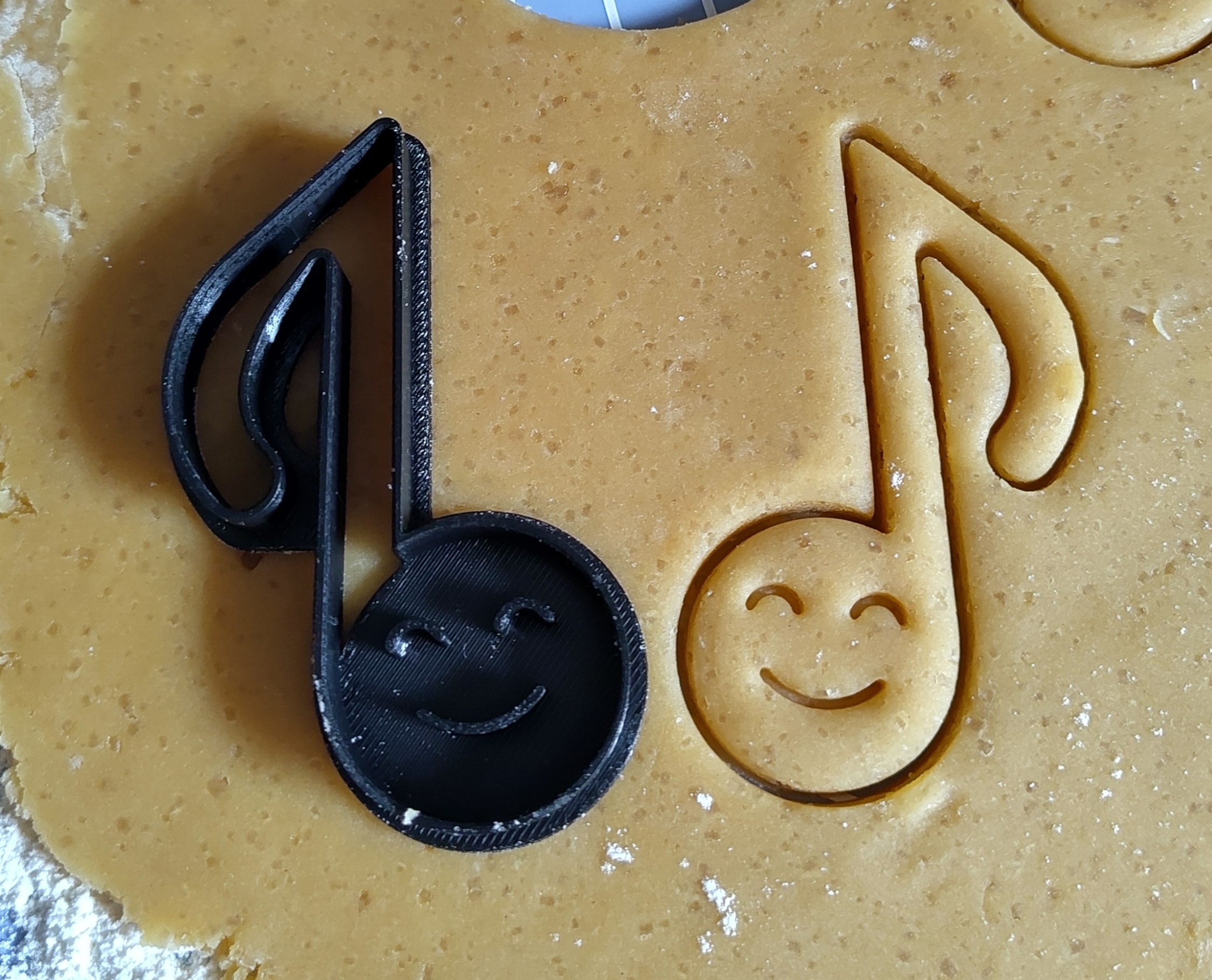 Lächelnde Note Keksform als Stempel